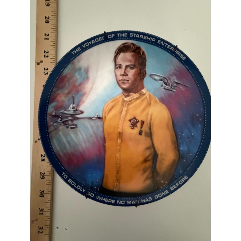 vtg star trek  Captain Kirk collectors plate by susie morton